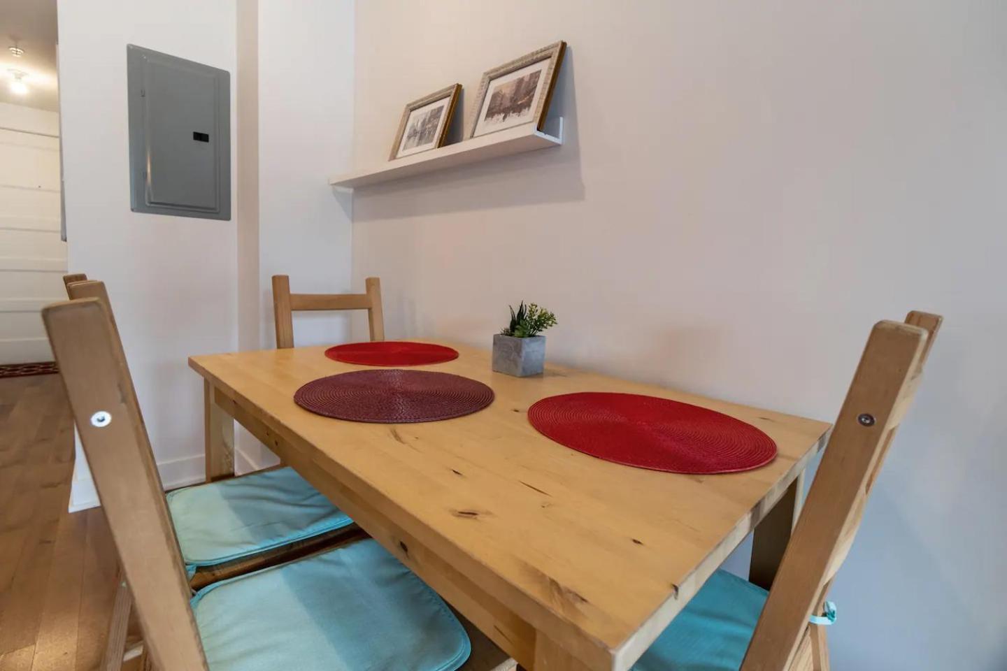 Rozenhaus Montreal Hotel Zewnętrze zdjęcie
