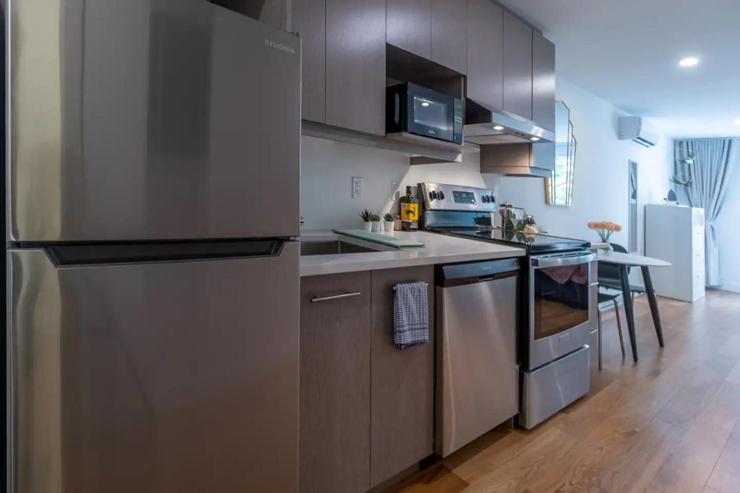 Rozenhaus Montreal Hotel Zewnętrze zdjęcie