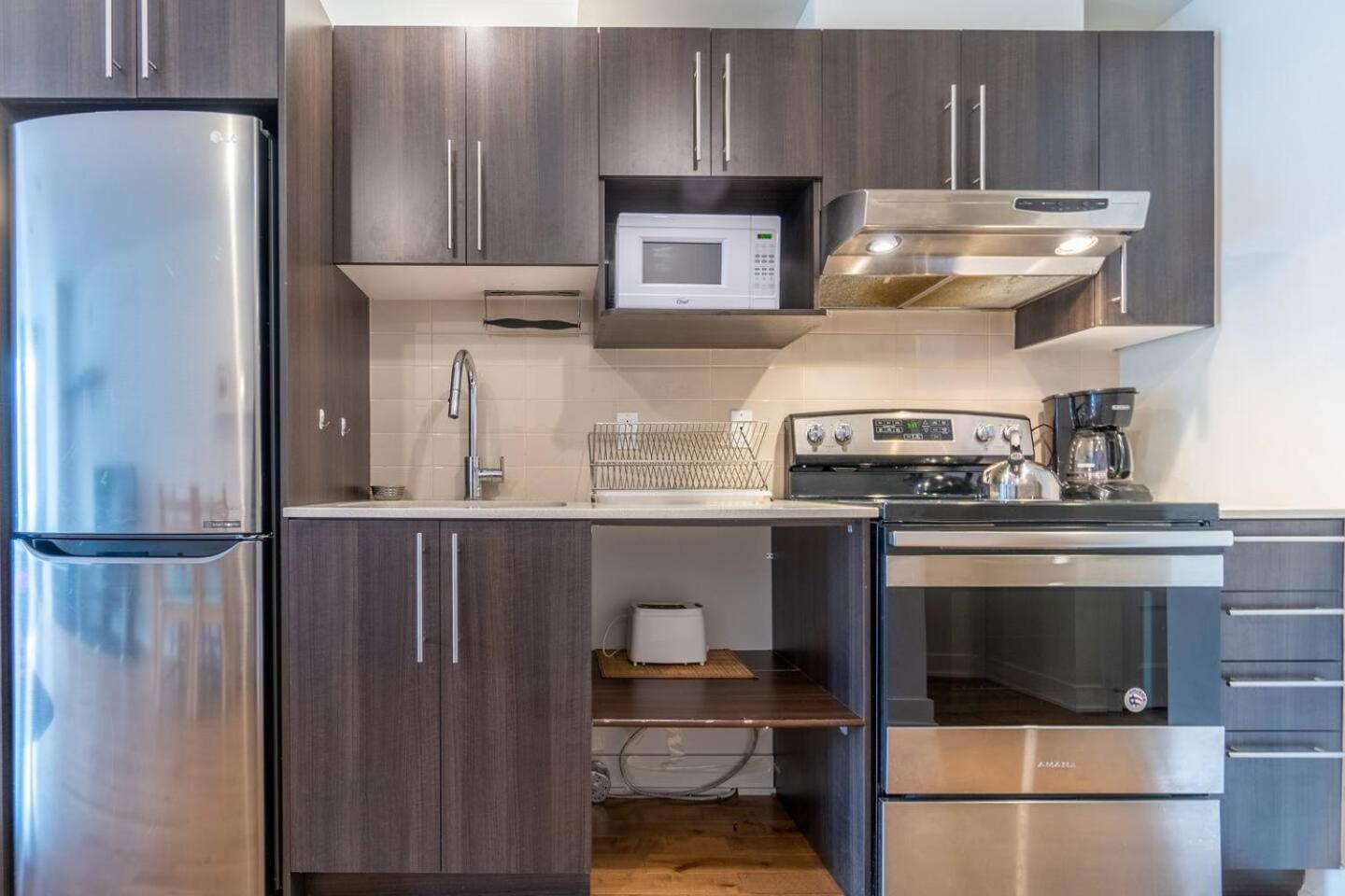 Rozenhaus Montreal Hotel Zewnętrze zdjęcie