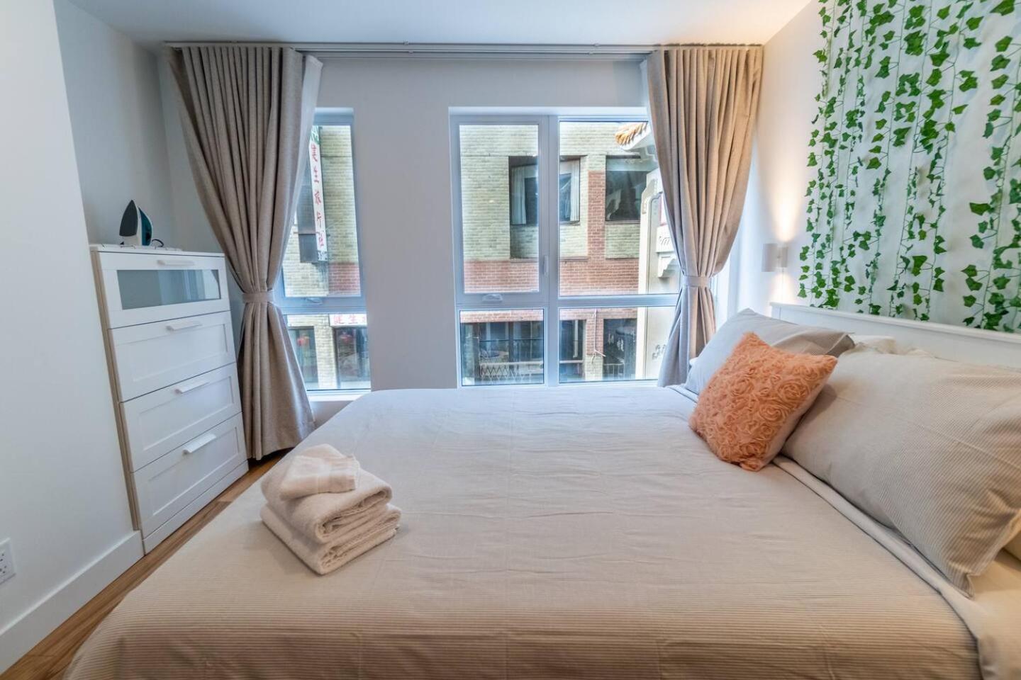 Rozenhaus Montreal Hotel Zewnętrze zdjęcie