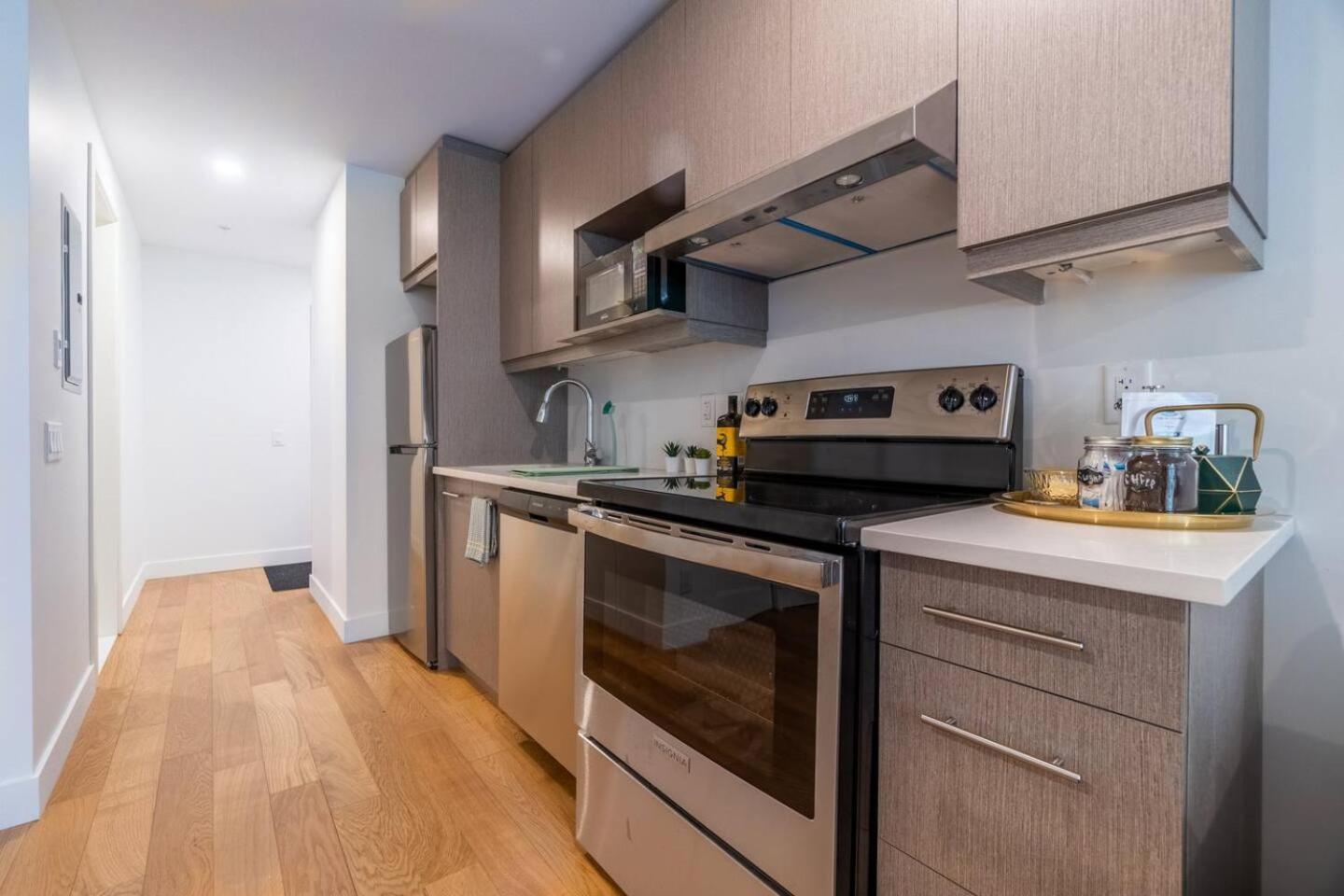 Rozenhaus Montreal Hotel Zewnętrze zdjęcie